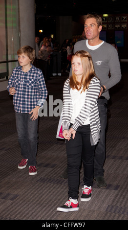 Shane Warne with his children Brooke and Jackson at the Melbourne ...