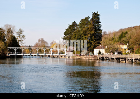 Marsh Lock and weir on the Thames at Henley-on-Thames, Oxfordshire, England, UK Stock Photo