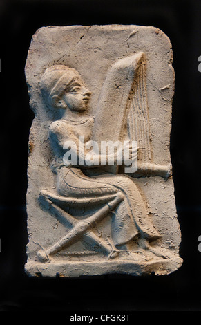 mesopotamian-molded-terracotta
