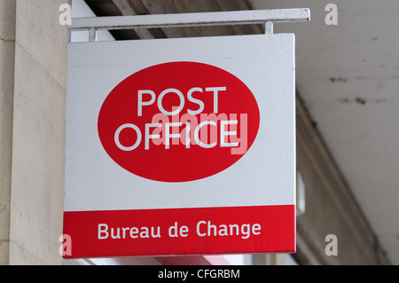 Post Office Bureau de Change Sign, Cambridge, England, Uk Stock Photo