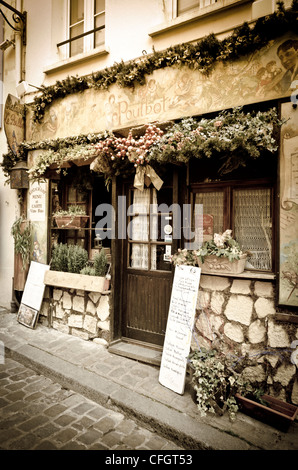 Restaurant Le Poulbot in Montmartre, Paris, France Stock Photo