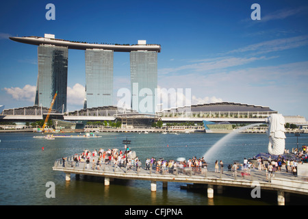 Merlion statue and Marina Bay Sands Hotel, Singapore, Southeast Asia, Asia Stock Photo