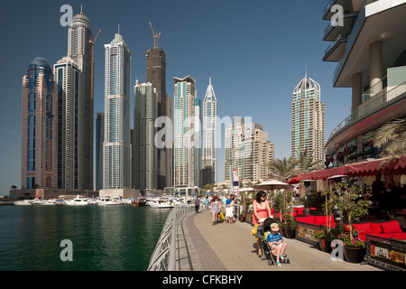 The skyscrapers of the 'Dubai Marina' area (Dubai - the United Arab Emirates). Les gratte-ciel du quartier 'Dubai Marina'. Stock Photo