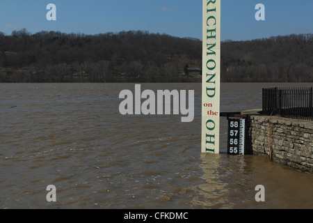 Flood on scale level marker Ohio River New Richmond Ohio After flood photo CFKDM7 Stock Photo