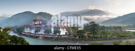 Misty dawn view of the Punakha Dzong, Punakha Valley, Bhutan, Himalayas, Asia Stock Photo