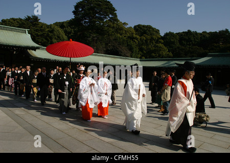 Shinto wedding ceremony at Meiji-jingumae shrine, near Harajuku, Tokyo, Japan. Stock Photo