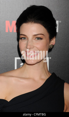 'Mad Men' actress Jessica Pare meets a friend for lunch Featuring