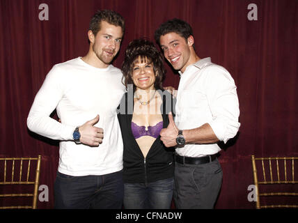 Josh Kelly, Ilene Kristen and David Gregory Cast members from the ABC soap opera 'One Life To Live' congratulate their co-star Ilene Kristen on starring as Aunt Toniann in the Off-Broadway comedy 'My Big Gay Italian Wedding' at St. Luke's Theatre New York Stock Photo