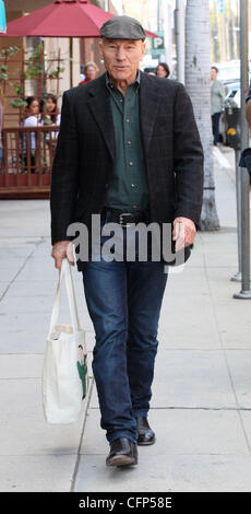 Patrick Stewart leaving Judi's Deli after having lunch in Beverly Hills Los Angeles, California, USA - 01.02.11 Stock Photo