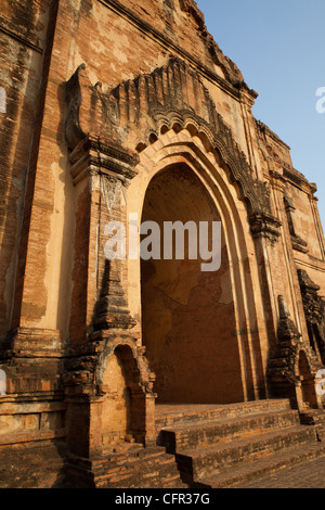 Dhamma Yan Gyi Pahto is a massive walled 12th century temple known by the local Burmese as 'bad luck temple'. Stock Photo