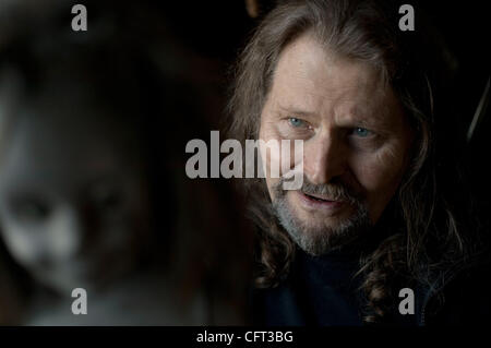 American actor BRUCE GLOVER, father of actor CRISPIN GLOVER at his home studio in Los Angeles December 1 2006. Glover's career has spanned 5 decades and includes standout roles in 'Diamonds are Forever' (as James Bond villain Mr. Wint),  'Chinatown', and 'Walking Tall', as well as over 200 televisio Stock Photo