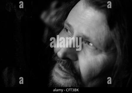 American actor BRUCE GLOVER, father of actor CRISPIN GLOVER at his home studio in Los Angeles December 1 2006. Glover's career has spanned 5 decades and includes standout roles in 'Diamonds are Forever' (as James Bond villain Mr. Wint),  'Chinatown', and 'Walking Tall', as well as over 200 televisio Stock Photo