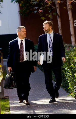 December 20, 2006, San Diego, CA KERRY STEIGERWALT, left, and EUGENE IREDALE (CQ), lawyers who both represent ARTURO VILLAREAL HEREDIA, walk to Federal Court in downtown San Diego where HEREDIA and JAVIER ARRELANO FELIX were arraigned Wednesday morning on charges that FELIX controlled drug trafficki Stock Photo