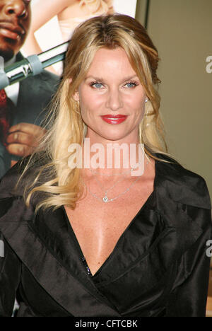 Jan 04, 2007; New York, NY, USA; Actress NICOLLETTE SHERIDAN at the New York premiere of 'Code Name: The Cleaner' held at the Empire 25 Theater. Mandatory Credit: Photo by Nancy Kaszerman/ZUMA Press. (©) Copyright 2007 by Nancy Kaszerman Stock Photo