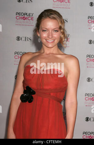 Jan 09, 2007; Hollywood,  USA;  Actress BECKI NEWTON at the  33rd Annual People's Choice Awards held at the Shrine Auditorium. Mandatory Credit: Photo by Paul Fenton/ZUMA Press. (©) Copyright 2007 by Paul Fenton Stock Photo