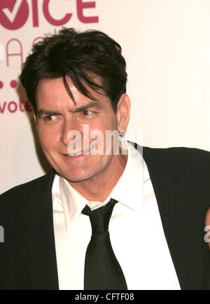 Jan 09, 2007; Hollywood,  USA; Actor CHARLIE SHEEN  at the  33rd Annual People's Choice Awards held at the Shrine Auditorium. Mandatory Credit: Photo by Paul Fenton/ZUMA Press. (©) Copyright 2007 by Paul Fenton Stock Photo