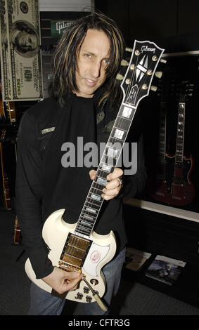 January 20, 2007; Anaheim, CA, USA; Musician BRIAN MURPHY in the Gibson Guitar Corporation's booth at The NAMM Show '07. Mandatory Credit: Photo by Vaughn Youtz/ZUMA Press. (©) Copyright 2007 by Vaughn Youtz. Stock Photo