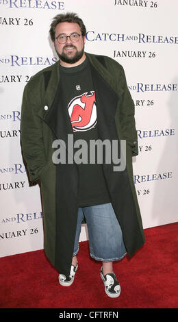 Jan 22, 2007; Hollywood, California, USA;   Actor KEVIN SMITH at the 'Catch and Release' World Premiere held at the Egyptian Theater, Hollywood. Mandatory Credit: Photo by Paul Fenton/ZUMA Press. (©) Copyright 2007 by Paul Fenton Stock Photo