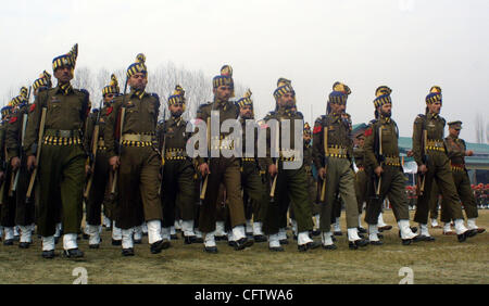 Indian policemen march during the full dress rehearsal for the Republic Day parade in Srinagar January 24, 2007. India will celebrate its Republic Day on Friday.  PHOTO/ALTAF ZARGAR Stock Photo
