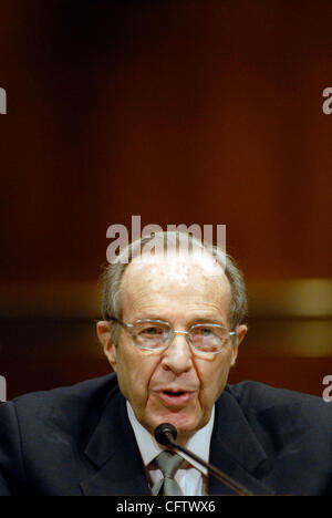 Jan 25, 2007 - Washington, DC, USA - Former Secretary of Defense WILLIAM PERRY answers  questions from Carl Levin (D-MI), chairman of the Senate Armed Services committee, during a hearing on US options in the Iraq war. Stock Photo