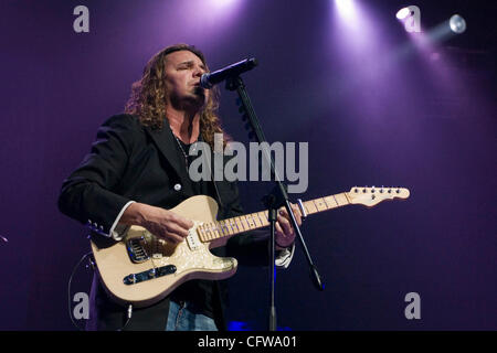 Mana band hi-res stock photography and images - Alamy