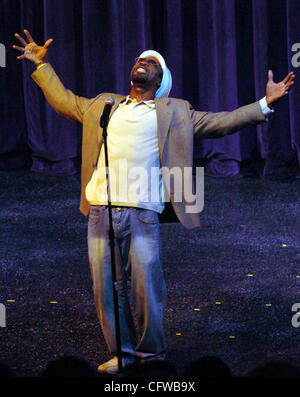 Kinara Sankofa performs a poem during The Art of Activism: Through Spoken Word, Story, Dance and Music in the Knox Center for the Performing Arts at Contra Costa College in San Pablo, Calif. on Friday, February 16, 2007. The African American history celebration was presented by Contra Costa College' Stock Photo