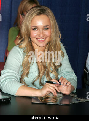 Feb 24, 2007; New York, NY, USA; Actress HAYDEN  PANETTIERE at the New York Comic Con held at the Jacob Javits Center. Mandatory Credit: Photo by Nancy Kaszerman/ZUMA Press. (©) Copyright 2007 by Nancy Kaszerman Stock Photo