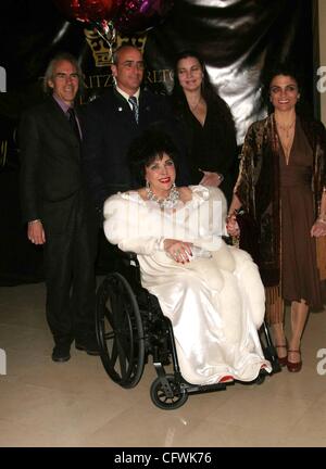 Feb. 28, 2007 - Hollywood, California, U.S. - K51961EG.ELIZABETH TAYLOR'S 75TH DIAMOND BIRTHDAY PARTY AT THE RITZ CARLTON HOTEL, LAS VEGAS, NV 02-27-2007.  -   2007.ELIZABETH TAYLOR WITH FAMILY.MICHAEL WILDING JR. CHRISTOPHER WILDING, MARIA BURTON AND LIZA TODD BURTON(Credit Image: Â© Ed Geller/Glob Stock Photo