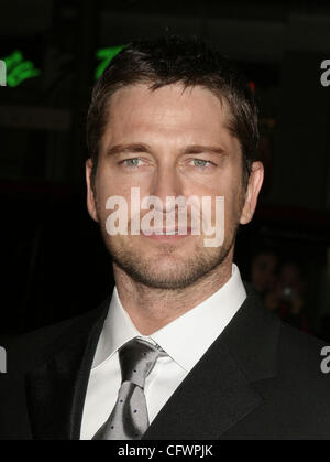 Mar 05, 2007; Hollywood, California, USA;  Actor GERARD BUTLER  at the '300' Los Angeles Premiere held at Grauman's Chinese Theatre, Hollywood. Mandatory Credit: Photo by Paul Fenton/ZUMA Press. (©) Copyright 2007 by Paul Fenton Stock Photo