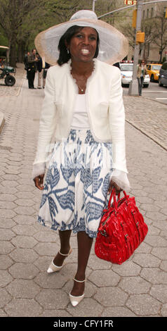 May 02, 2007 - New York, NY, USA - New personality DEBORAH ROBERTS at the arrivals for the 25th Annual Frederick Law Olmsted Awards Luncheon affectionately know as the 'Hat Luncheon' held at Central Park's Conservatory Garden. (Credit Image: © Nancy Kaszerman/ZUMA Press) Stock Photo