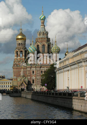 May 06, 2007 - Saint Petersburg, Russian Federation  - The Cathedral of Spilt Blood in Saint Petersburg, Russia. After 74 years of Communist rule when organized religion   was banned and driven underground, the Orthodox Christian Church has been experiencing a revival since the fall of the Soviet Un Stock Photo