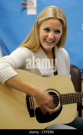 May 16, 2007, Oceanside, California At San Luis Rey Elementary School first grade teacher JENNY REES plays a song to her class Mandatory Credit: photo by Charlie Neuman/San Diego Union-Tribune/Zuma Press. copyright 2007 San Diego Union-Tribune Stock Photo
