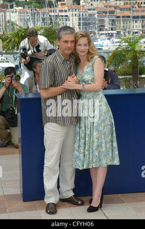 Konstantin Lavronenko and Maria Bonnevie at the 2007 Cannes festival. Stock Photo