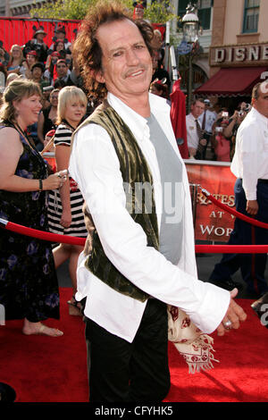 May 19, 2007 - Anaheim, CA, USA - Musician KEITH RICHARDS of The Rolling Stones at the world premiere of 'Pirates of the Caribbean: At Worlds End' held at Disneyland in Anaheim. (Credit Image: © Lisa O'Connor/ZUMA Press) Stock Photo