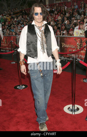 May 19, 2007; Hollywood, California, USA; Actor JOHNNY DEPP at the Pirates Of The Caribbean World Premiere of ' At World's End' held at Disneyland Theme Park, Anaheim. Mandatory Credit: Photo by Paul Fenton/ZUMA Press. (©) Copyright 2007 by Paul Fenton Stock Photo