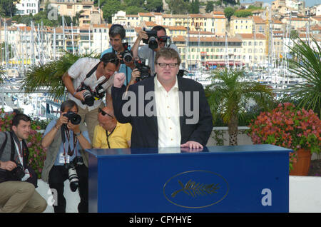 Michael Moore at the 2007 CANNES FESTIVAL FOR 'SICKO' PHOTOCALL. Stock Photo