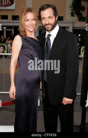 May 21, 2007 - Westwood, California, USA - Director JUDD APATOW & Actress LESLIE MANN at the 'Knocked Up' World Premiere held at the Mann Village Theatre. (Credit Image: © Lisa O'Connor/ZUMA Press) Stock Photo