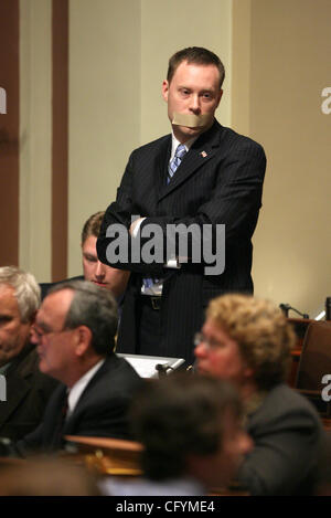 ST. PAUL - 5/21/07 - The Minnesota legislature was frantically trying