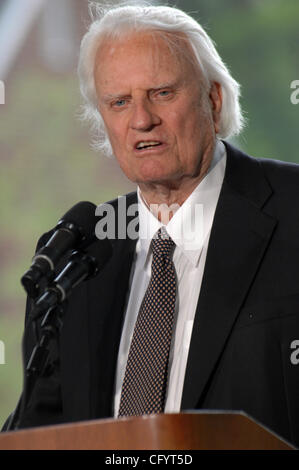 May 31, 2007  Charlotte, NC; USA, Evanglist BILLY GRAHAM makes remarks at the ceremony for his library dedication that took place in his hometown of Charlotte.  The library chronicles the life and teachings of the legendary Evanglist Graham.  The ceremony was a private event that was attended  by 15 Stock Photo