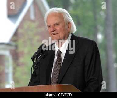 May 31, 2007  Charlotte, NC; USA, Evanglist BILLY GRAHAM makes remarks at the ceremony for his library dedication that took place in his hometown of Charlotte.  The library chronicles the life and teachings of the legendary Evanglist Graham.  The ceremony was a private event that was attended  by 15 Stock Photo