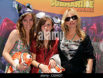 Jun 10, 2007 - Anaheim, California, USA - Actress ROSANNA ARQUETTE, daughter ZOE & goddaughter OLIVIA at the Finding Nemo Submarine Voyage opening at Disneyland Park.  (Credit Image: © Lisa O'Connor/ZUMA Press) Stock Photo