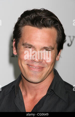 Jun 13, 2007 - New York, NY, USA - Actor JOSH BROLIN  at the New York premiere of 'A Mighty Heart' held at the Ziegfeld Theater (Credit Image: © Dan Herrick/KPA-ZUMA/ZUMA Press) Stock Photo