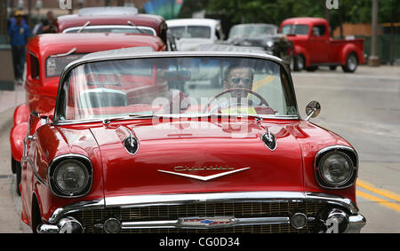 Minneapolis, MN., Thursday, 6/21/2007.  Ron Swagger of Burnsville drove his 1957 Chevy Bel Air convertible on the Nicollet Mall during the Minnesota Street Rod Association's Back to the 50's preview rally on the Nicollet Mall during the lunch hour.  Over twenty chopped, lowered and channeled street  Stock Photo