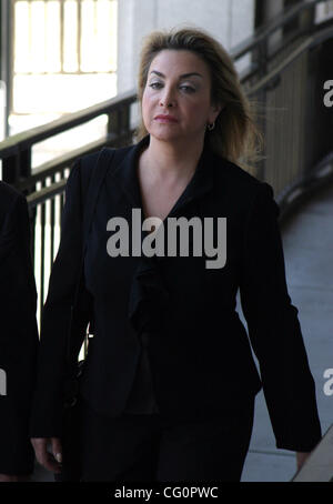 Jul 12, 2007 - Los Angeles, CA, USA - SARA CAPLAN , former attorney of music producer Phil Spector, arrives to testify for the prosecution at Spector's murder trial, Thursday, July 12, 2007, in Los Angeles. Caplan was ordered by a judge to testify of face jail time Spector is accused of the February Stock Photo