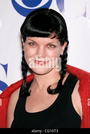 Jul 20, 2007 - Hollywood, California, USA - Actress PAULEY PERRETTE at the CBS All-Star Party 2007 held at the Wadsworth Theater. (Credit Image: © Lisa O'Connor/ZUMA Press) Stock Photo