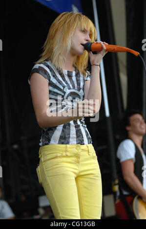 Jul. 23, 2007; Charlotte, NC USA;  Singer HAYLEY WILLIAMS of the band Paramore performs live as part of the 13th annual Vans Warped Tour that took place at the Verizon Wireless Amphitheater located in Charlotte. Mandatory Credit: Photo by Jason Moore (©) Copyright 2007 by Jason Moore Stock Photo