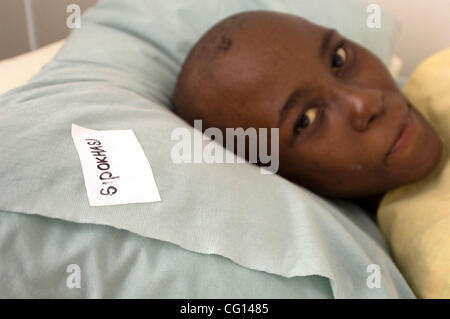 July 24, 2007, Johannesburg, South Africa - A young female patient, identified for nurses by a name tag on her pillow,  in  one of the sick wards of a clinic in Johannesburg, South Africa. (Credit: David Snyder/ZUMA Press) Stock Photo