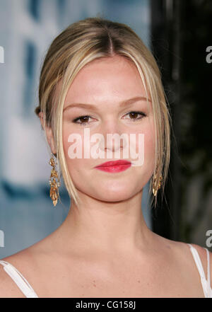 Jul 25, 2007 - Hollywood, California, USA - Actress JULIA STILES arriving at the 'The Bourne Ultimatum' World Premiere held at the Arclight Cinemas. (Credit Image: © Lisa O'Connor/ZUMA Press) Stock Photo
