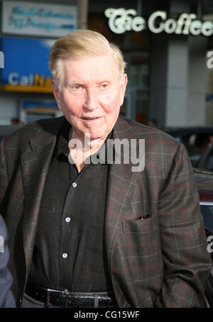 Jul 26, 2007 - Hollywood, CA, USA - SUMNER REDSTONE at the Hollywood premiere of 'Hot Rod' held at Mann's Chinese Theater. (Credit Image: © Camilla Zenz/ZUMA Press) Stock Photo