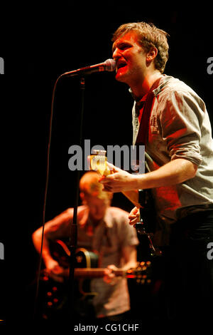 Cold War Kids performing at Madison Square Garden on August 6, 2007.  Nathan Willett (singer, keys,guitar - beard and mustache red hair), Jonnie Russell (lead guitar) Photo Credit; Rahav Segev for The New York Times. Stock Photo